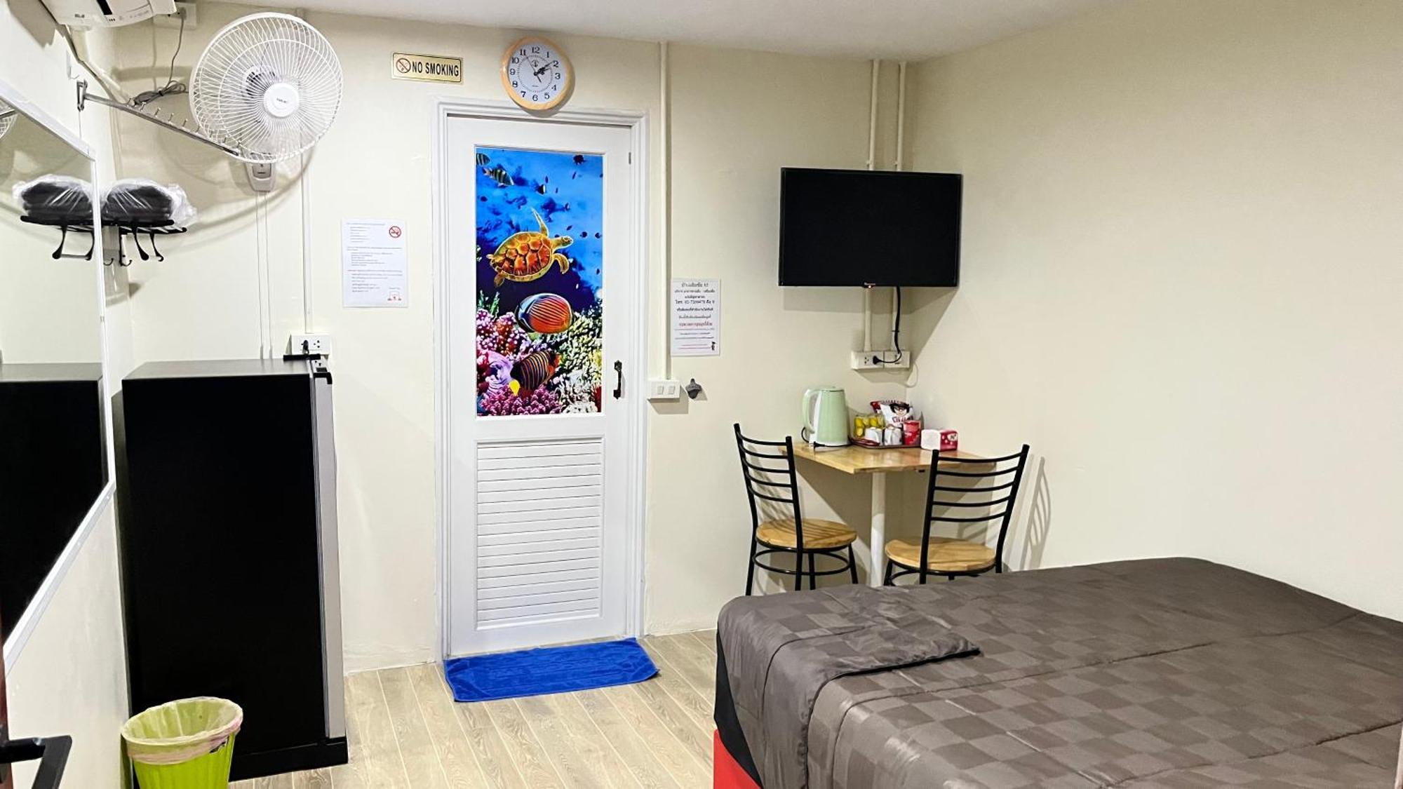Pa Chalermchai Guesthouse Бангкок Экстерьер фото